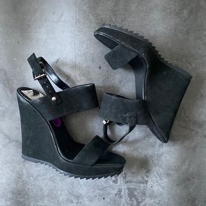 Black Vince Camuto wedges